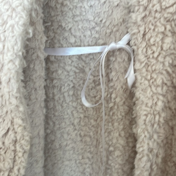 Pottery Barn Teddy Bear Plush Sherpa Robe Cream Off White Cozy Warm Women's Sz M - Picture 3 of 10